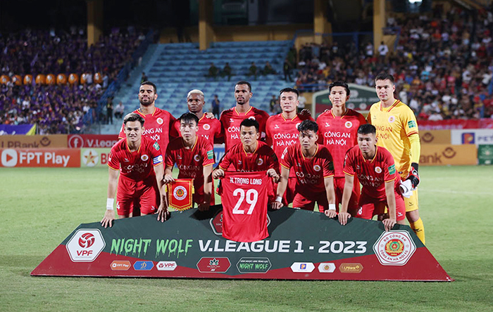 Cờ đến tay CLB Công an Hà Nội -0