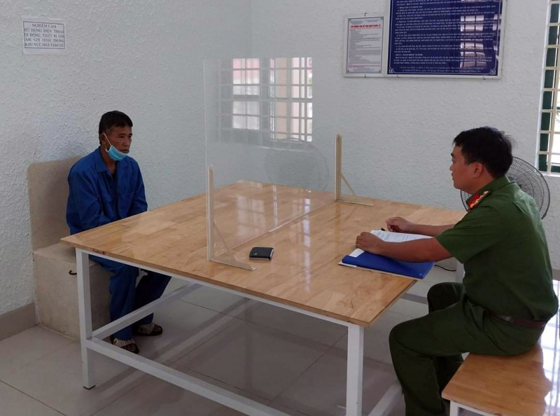 Khởi tố đối tượng đâm đồng nghiệp bảo vệ Ngân hàng -0