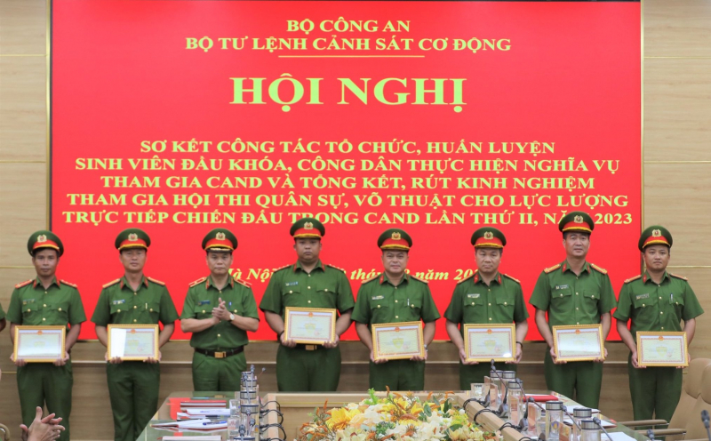 Nâng cao chất lượng công tác huấn luyện, xây dựng lực lượng Cảnh sát cơ động tinh, gọn, mạnh -0