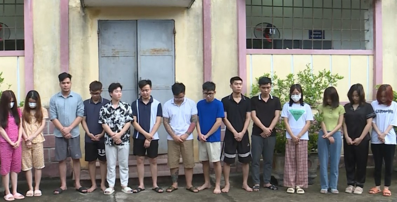 Phá chuyên án lừa đảo 100 tỉ đồng, Công an huyện ở Hà Tĩnh nhận Thư khen của Bộ Công an -0