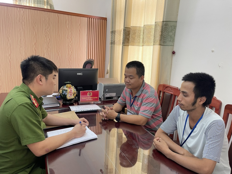 cơ quan công an lấy lời khai 02 đối tượng.jpeg -0