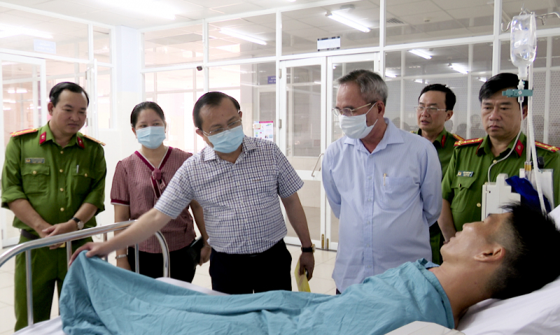 Đại úy Công an bị thương khi truy bắt đối tượng gây rối -0