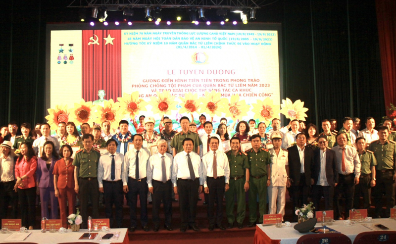 Tuyên dương điển hình tiên tiến trong phong trào phòng, chống tội phạm quận Bắc Từ Liêm -0