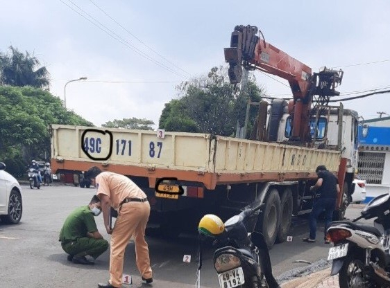 Người làm thuê và chủ xe lĩnh án tù vì xe hết hạn gây tai nạn -0