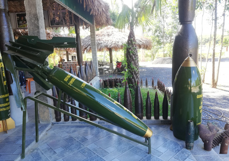 Trong ngôi nhà từ những mảnh bom -0