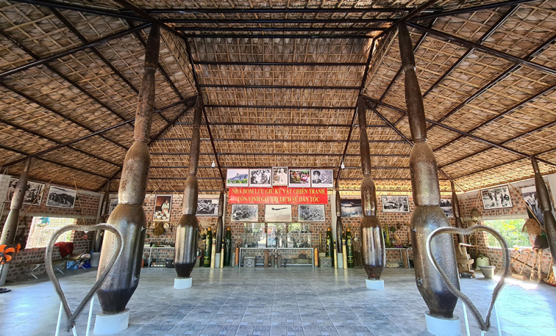 Trong ngôi nhà từ những mảnh bom -0