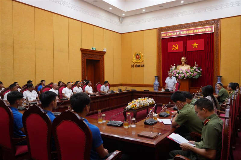 Bộ trưởng Tô Lâm gặp mặt Câu lạc bộ bóng đá PVF - Công an nhân dân -0