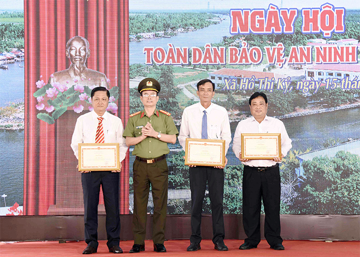 Nhân rộng phong trào toàn dân bảo vệ an ninh Tổ quốc ở tỉnh cực Nam Tổ quốc -0