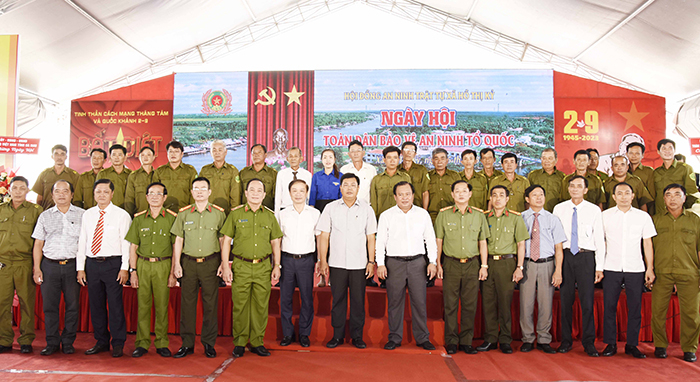 Nhân rộng phong trào toàn dân bảo vệ an ninh Tổ quốc ở tỉnh cực Nam Tổ quốc -0