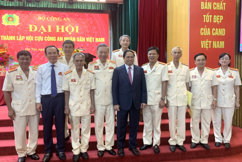 Hội Cựu CAND Việt Nam là chỗ dựa tinh thần vững chắc, tấm gương tiêu biểu cho các thế hệ CAND noi theo -0