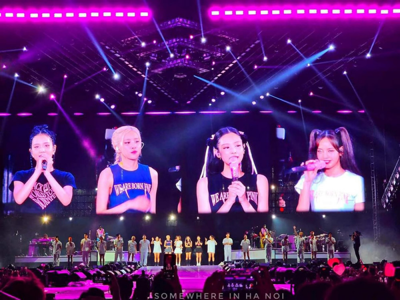 blackpink xuất hiện trong sự chào đón nồng nhiệt từ khán giả việt nam, cho thấy sức mạnh của thương hiệu-ảnh somewhere in ha noi.jpg -0