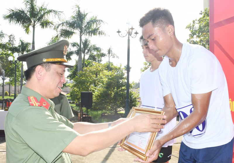 Sôi nổi Ngày hội toàn dân bảo vệ ANTQ năm 2023 -0