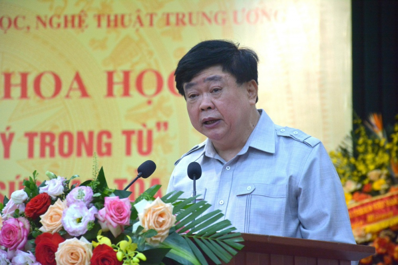 “Nội dung sâu xa nhất của tập thơ “Nhật ký trong tù” là tình yêu đất nước” -0