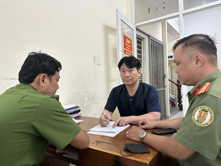 Bắt giữ một đối tượng người Hàn Quốc đang bị truy nã -0