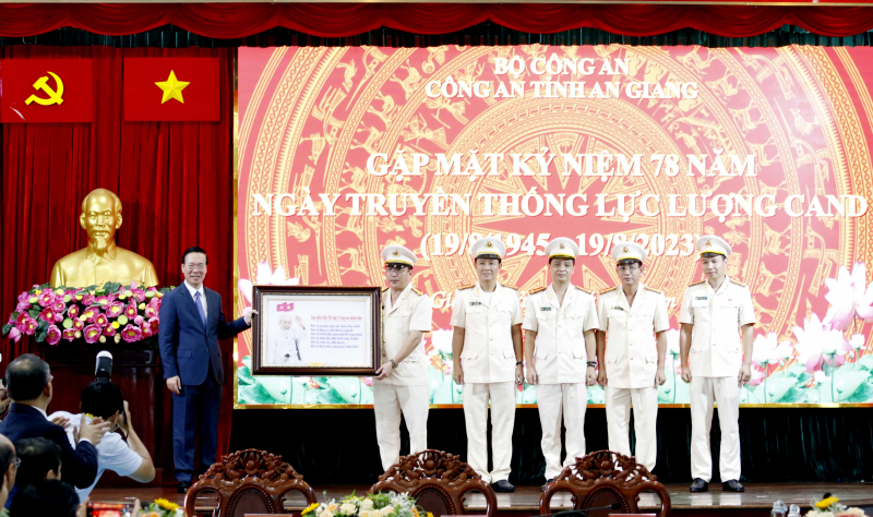 Chủ tịch nước Võ Văn Thưởng thăm, làm việc tại Công an tỉnh An Giang -0