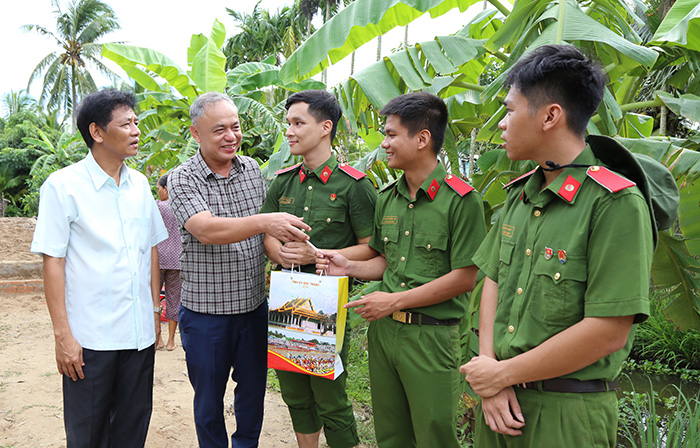 Những căn nhà ấm áp nghĩa tình -0
