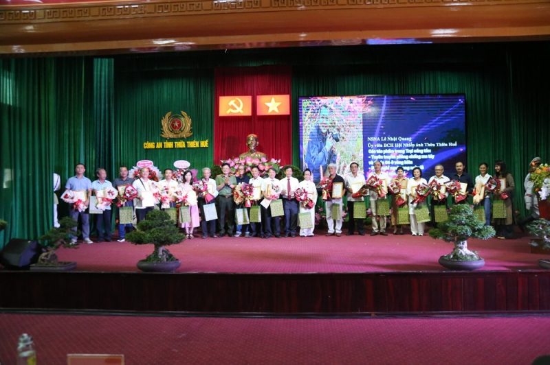 Bế mạc trại sáng tác văn học nghệ thuật “Công an Thừa Thiên Huế - Vì bình yên cuộc sống” -0