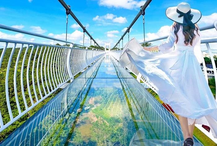 Cầu kính 7D ở Đà Lạt mở cửa đón khách -0