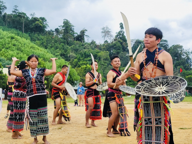 Nơi lưu giữ hồn văn hóa Cơ Tu -1