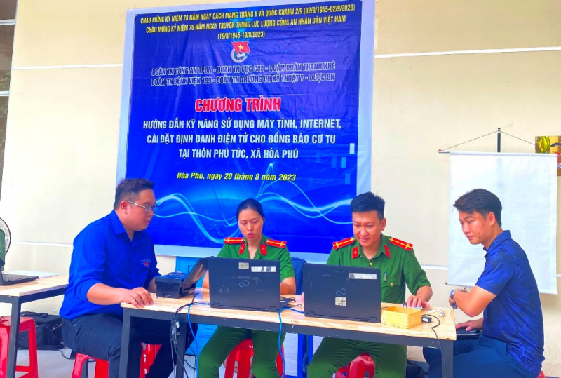 Tuổi trẻ Cục Cảnh sát giao thông-Bộ Công an và Công an TP Đà Nẵng hỗ trợ đồng bào vùng cao Đà Nẵng xây dựng nông thôn mới -0