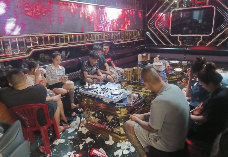 z4620287761556_3651982292f86326357679da9a381cb5.jpg -0