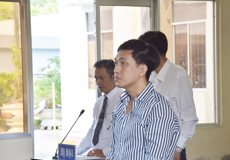 Lĩnh 12 năm tù vì làm sổ đỏ giả lừa đảo tiền tỷ  -0