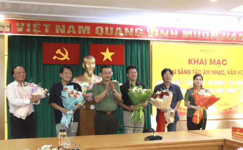 Khai mạc Trại sáng tác âm nhạc, văn học với chủ đề “Cảnh sát cơ động - Lá chắn thép bảo vệ bình yên cuộc sống” -0