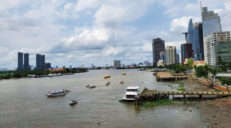 Có nên biến dải đất thương cảng sầm uất  thành nhà ở, biệt thự? -0