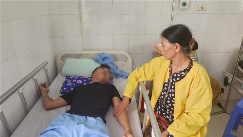 Công an điều tra vụ nam thanh niên bị đánh bất tỉnh giữa đường -0