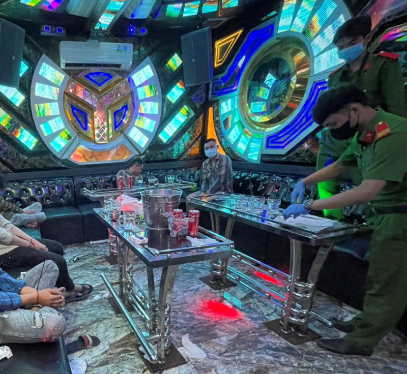 39 đối tượng dương tính với ma túy trong quán karaoke Daimon -0