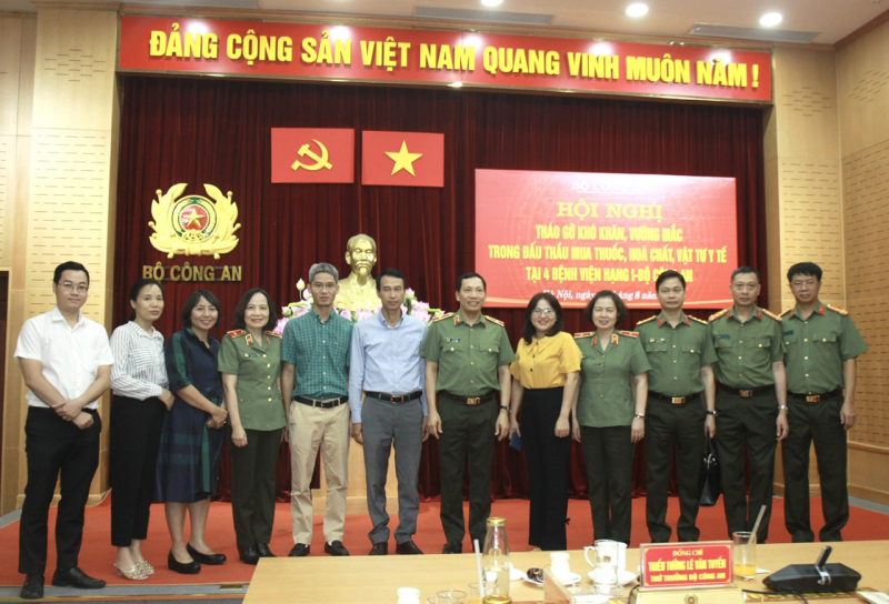 Bàn giải pháp tháo gỡ khó khăn, vướng mắc trong đấu thầu mua sắm thuốc, vật tư y tế cho bệnh viện hạng I Bộ Công an -0