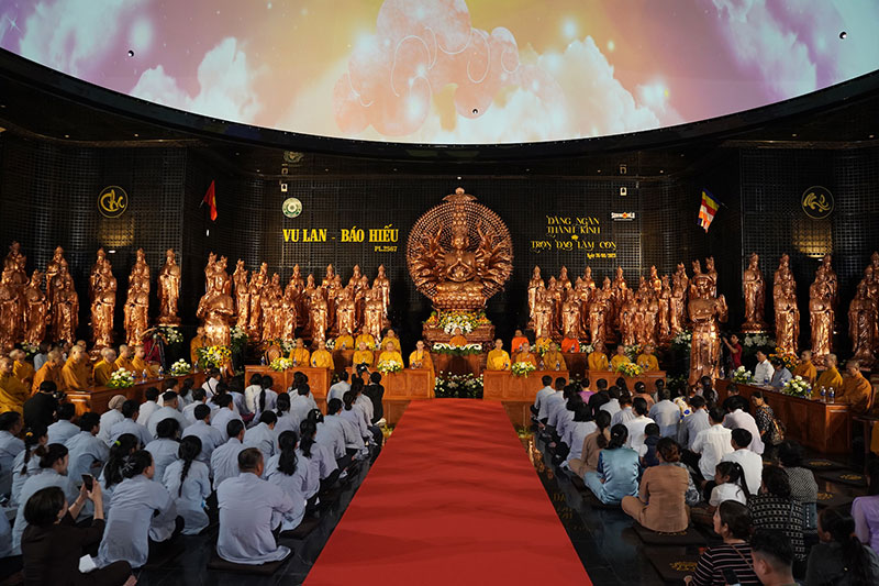Những khoảnh khắc xúc động trong mùa Vu Lan tại núi Bà Đen -0