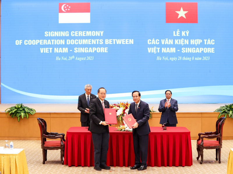 Việt Nam và Singapore ký kết 7 văn kiện hợp tác quan trọng -0