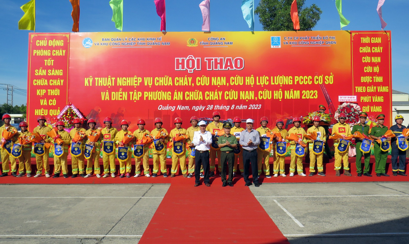 Nâng cao năng lực chữa cháy và cứu nạn, cứu hộ cho lực lượng cơ sở -0