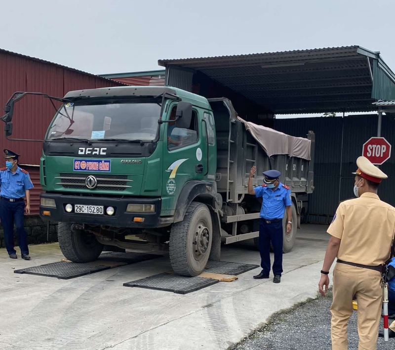 Xử lý hàng trăm vi phạm, đảm bảo an toàn giao thông dịp nghỉ lễ 2/9 -0