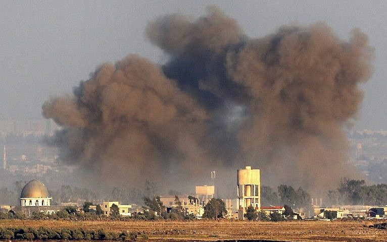 Israel điều F-16 tập kích sân bay ở Syria -0
