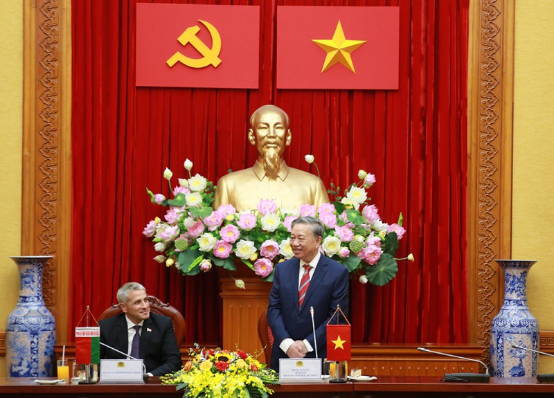 Minister To Lam receives delegation of the Ministry of Internal Affairs of Belarus -0