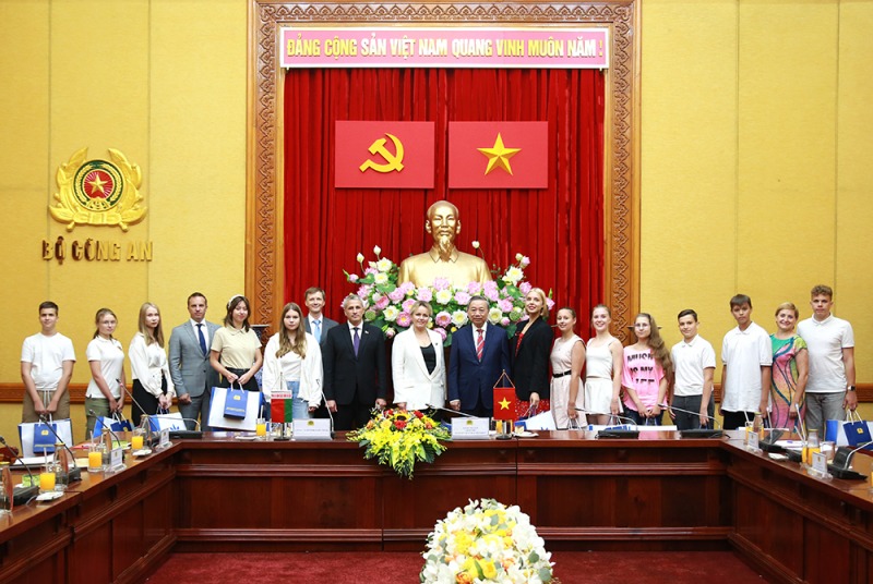 Minister To Lam receives delegation of the Ministry of Internal Affairs of Belarus -0