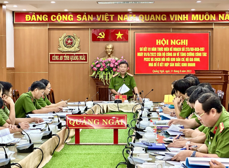 Quảng Ngãi vận động 100% hộ gia đình trang bị bình chữa cháy -0