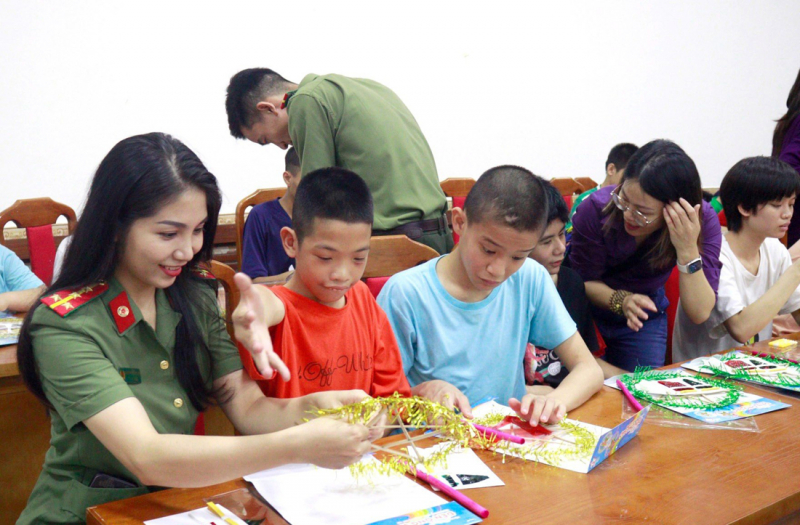 “Thắp sáng nụ cười cho em” -0