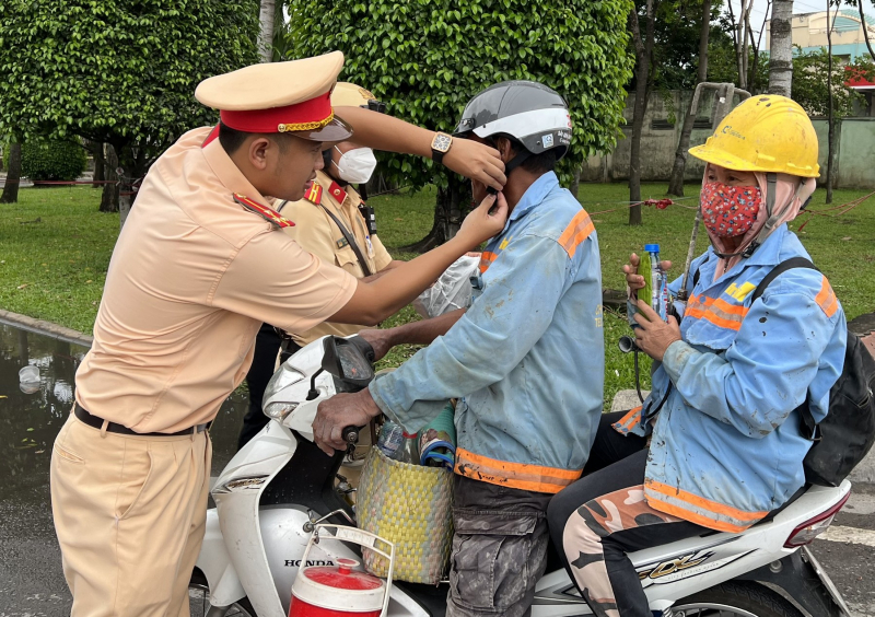 Ra quân đảm bảo an toàn cho người dân về quê nghỉ lễ Quốc khánh 2/9 -0