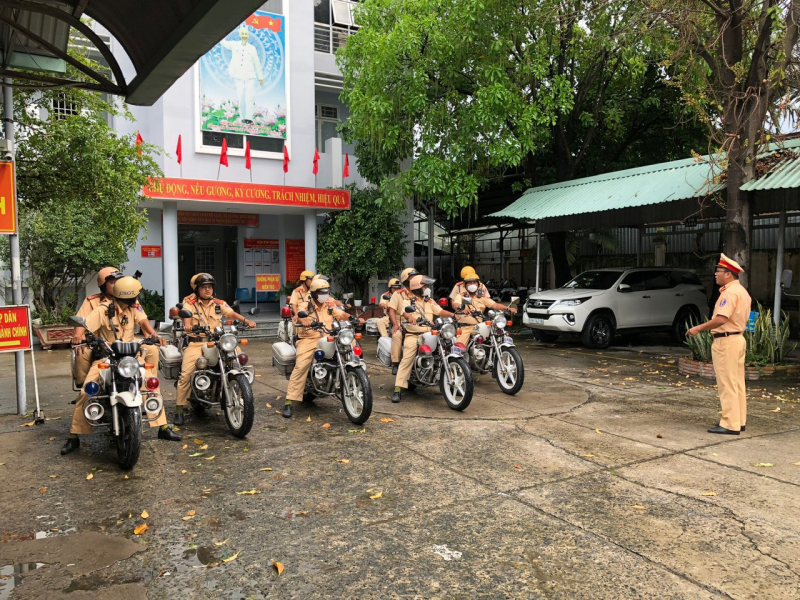 Ra quân đảm bảo an toàn cho người dân về quê nghỉ lễ Quốc khánh -0