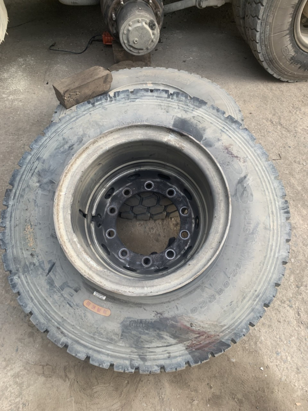 Nổ lốp 2 người tử vong ở Ninh Bình -0