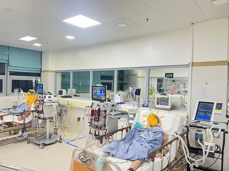Áp dụng kỹ thuật đào thải CO2 qua màng ngoài cơ thể, cứu sống 2 bệnh nhân nguy kịch -0