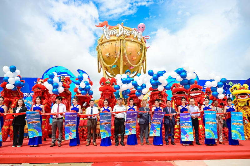Wonderland Water Park khai trương, NovaWorld Phan Thiet “bùng nổ” trong kỳ nghỉ lễ 2/9 -0