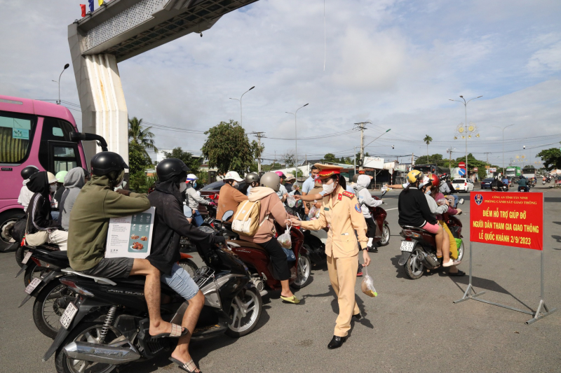 373338145_676270177887555_6687707108042402563_n.jpg -0