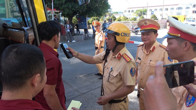 Xử phạt người đàn ông đăng tin sai sự thật, xúc phạm CSGT -0