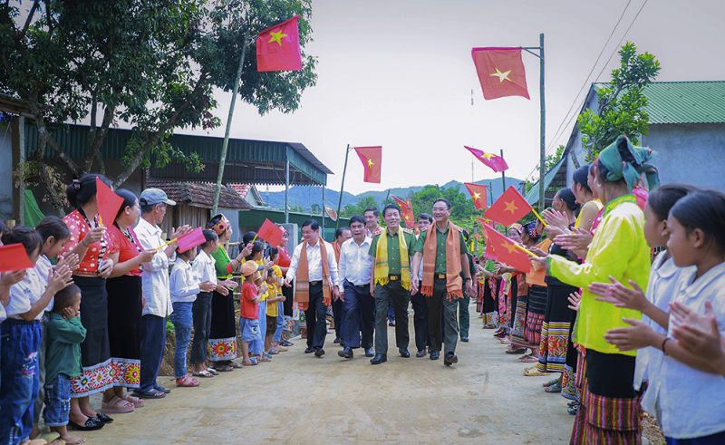 xay-nha-nguoi-ngheo 1.jpg -0