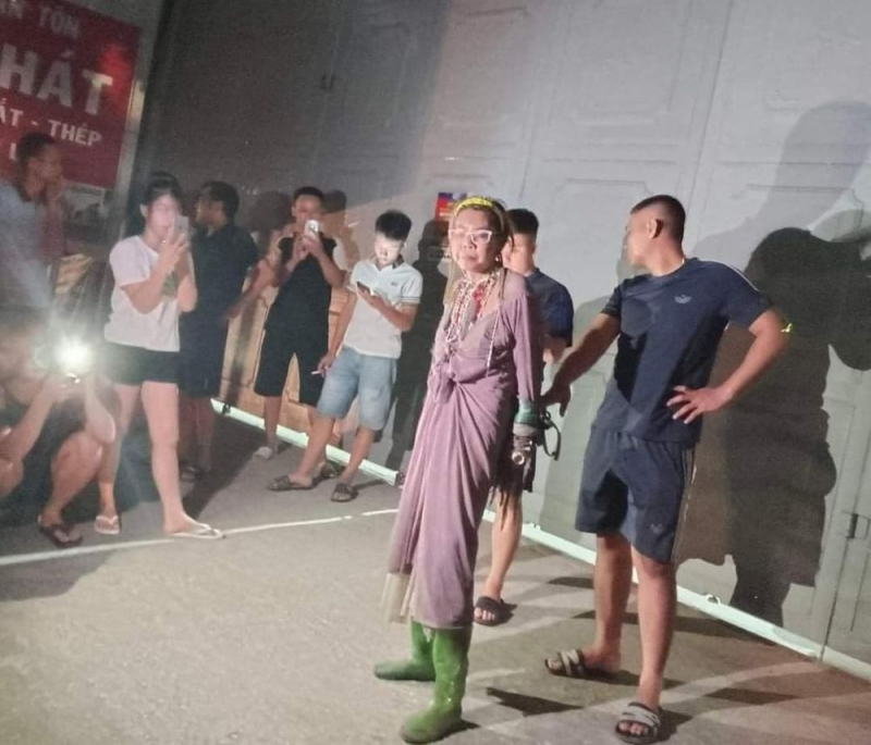 'Hot girl' Bella bị tạm giữ vì trộm cắp xe máy -0