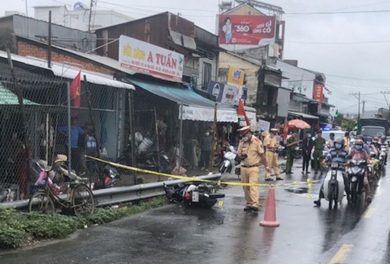 Nam thiếu niên lái xe máy tông chết người trên Quốc lộ 53 -0